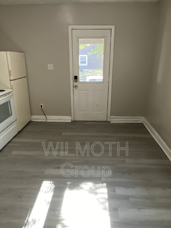 Building Photo - 2930 N Dearborn St