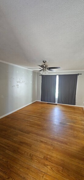 Building Photo - 7228 Linden St