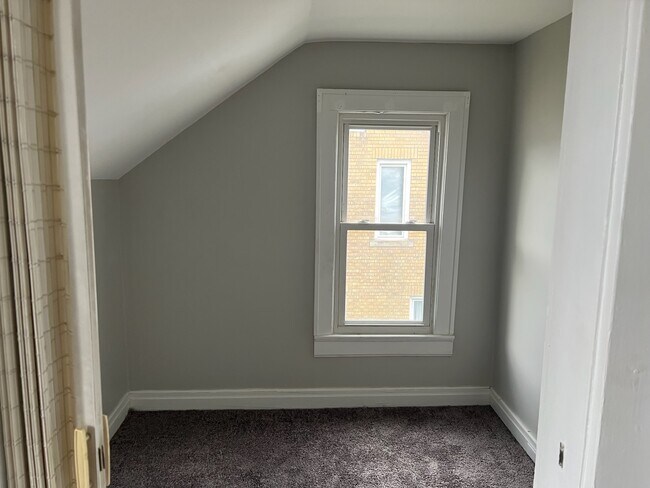 Building Photo - 1414 W Main St