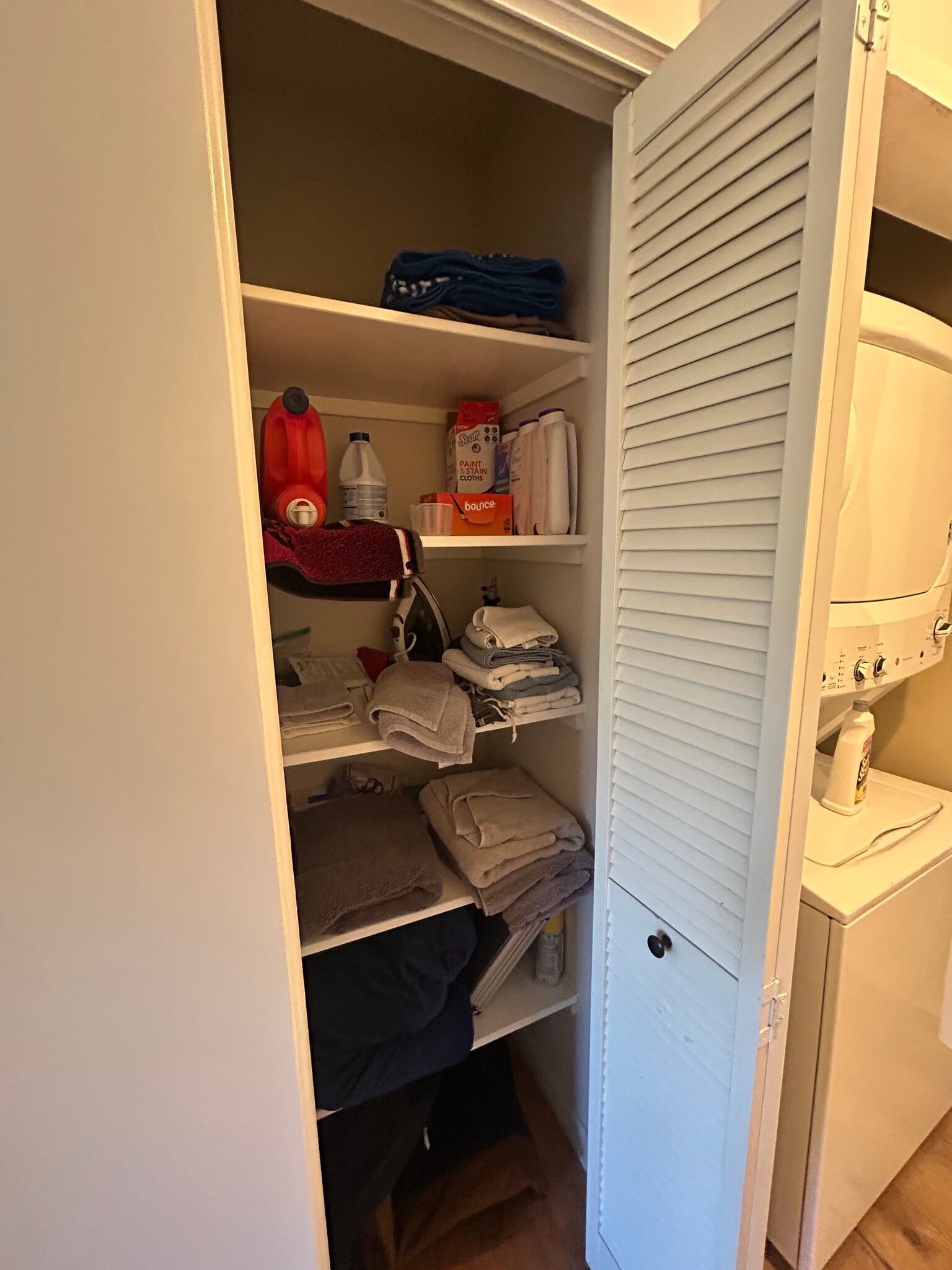 linen closet - 5055 Collwood Blvd