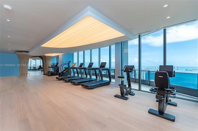 Building Photo - 1000 Brickell Plaza