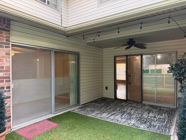 Building Photo - 10 Hampshire Cir