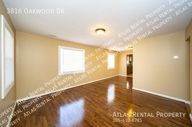 Building Photo - 3816 Oakwood Dr