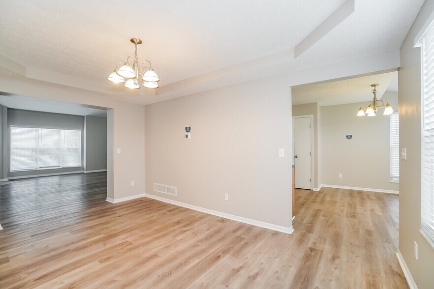 Building Photo - 238 Oxford Dr SW