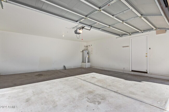 Building Photo - 17255 N 184th Dr