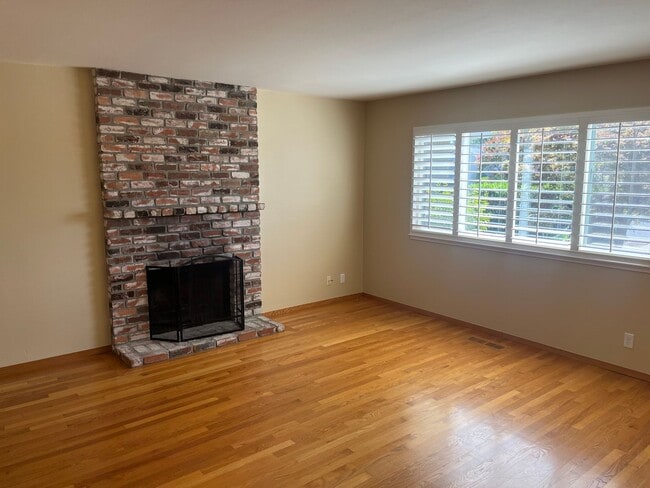 Building Photo - 1080 Maraschino Dr