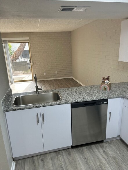 Interior Photo - Bellevue Tower Apartments