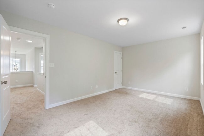 Building Photo - READY NOW! Spacious 5 bedroom w Bonus & 3.5 Bath Two Story Home on Cul-de-sac