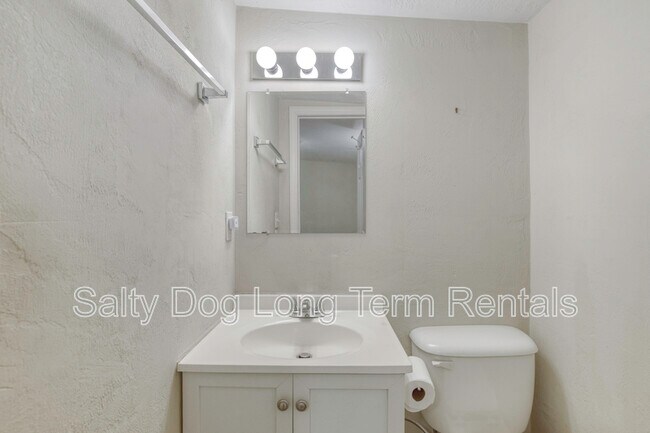 Building Photo - 114 Lynnhurst Dr
