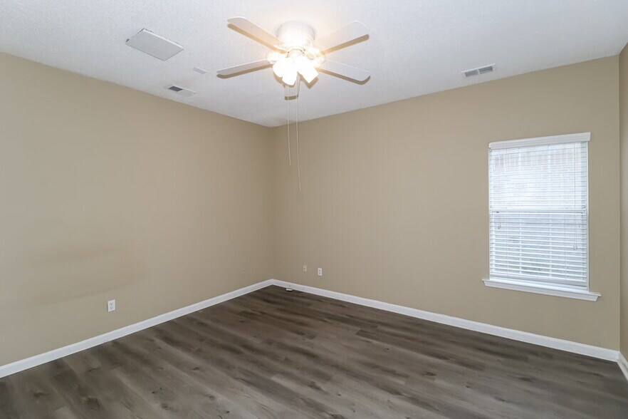 Building Photo - 1033 Cordova Ridge Pl