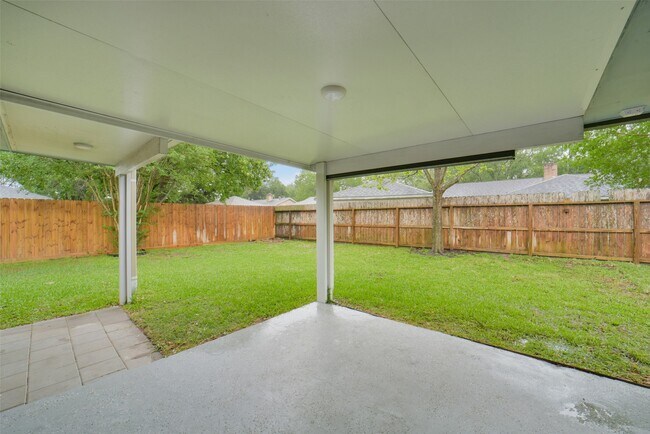 Building Photo - 21211 Park Mt Dr