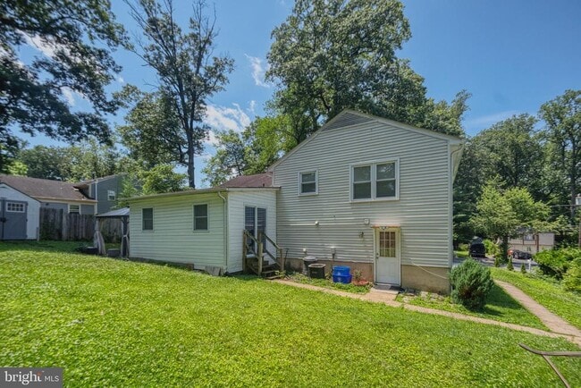 Building Photo - 12805 Poplar St