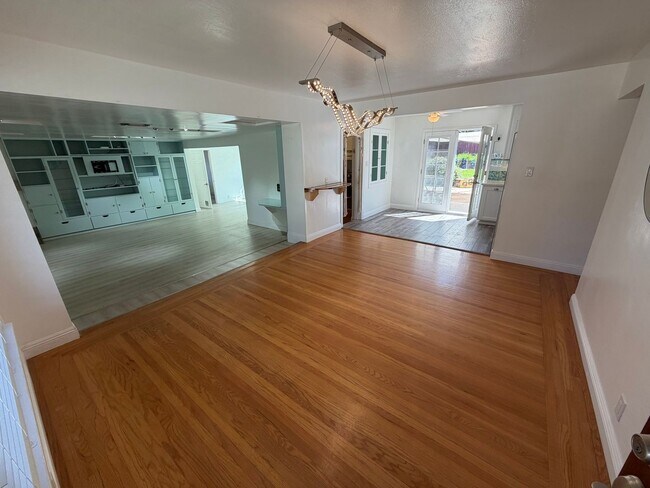 Building Photo - 7210 Zelinda Dr