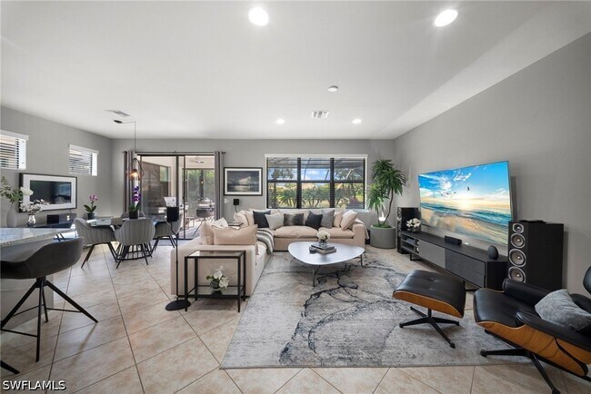 Building Photo - 7052 Live Oak Dr