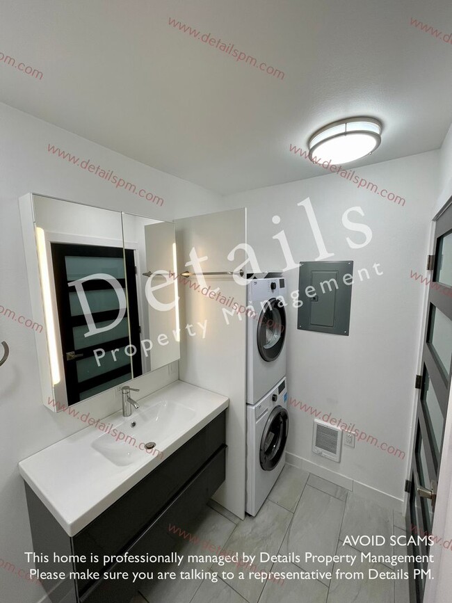 Building Photo - **APPLICATIONS PENDING** Newly Updated Pri...