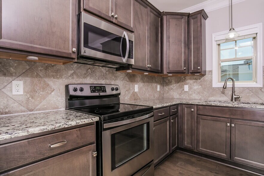 Building Photo - 410 Sugarpine Trail