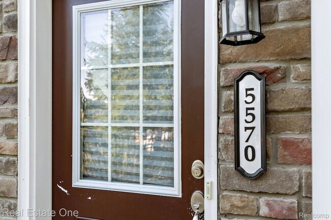 Building Photo - 5570 Arbor Chase Dr