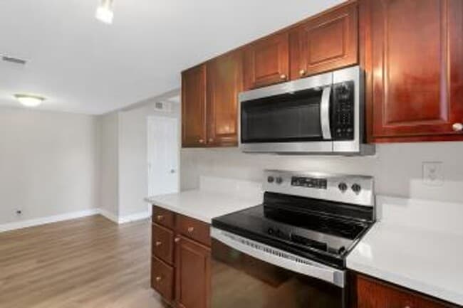 Building Photo - Bella Vita Condominium/Ground Floor/Upgraded/Minutes to the Strip