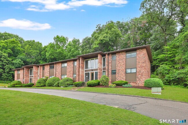 Building Photo - 3 Murphys Ln