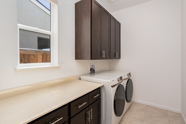 Building Photo - 3305 Delta Coves Dr