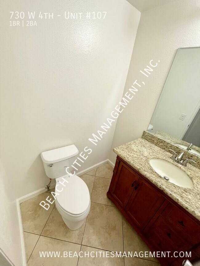 Building Photo - 730 W 4th-Unit #107