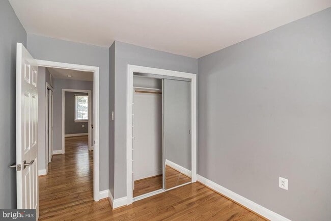 Building Photo - 14081 Fallbrook Ln