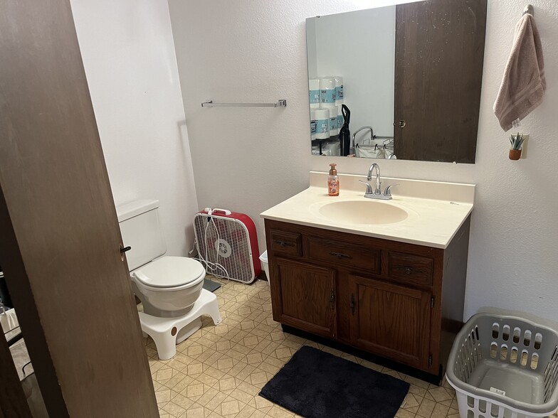 Building Photo - 1467 Westview Dr