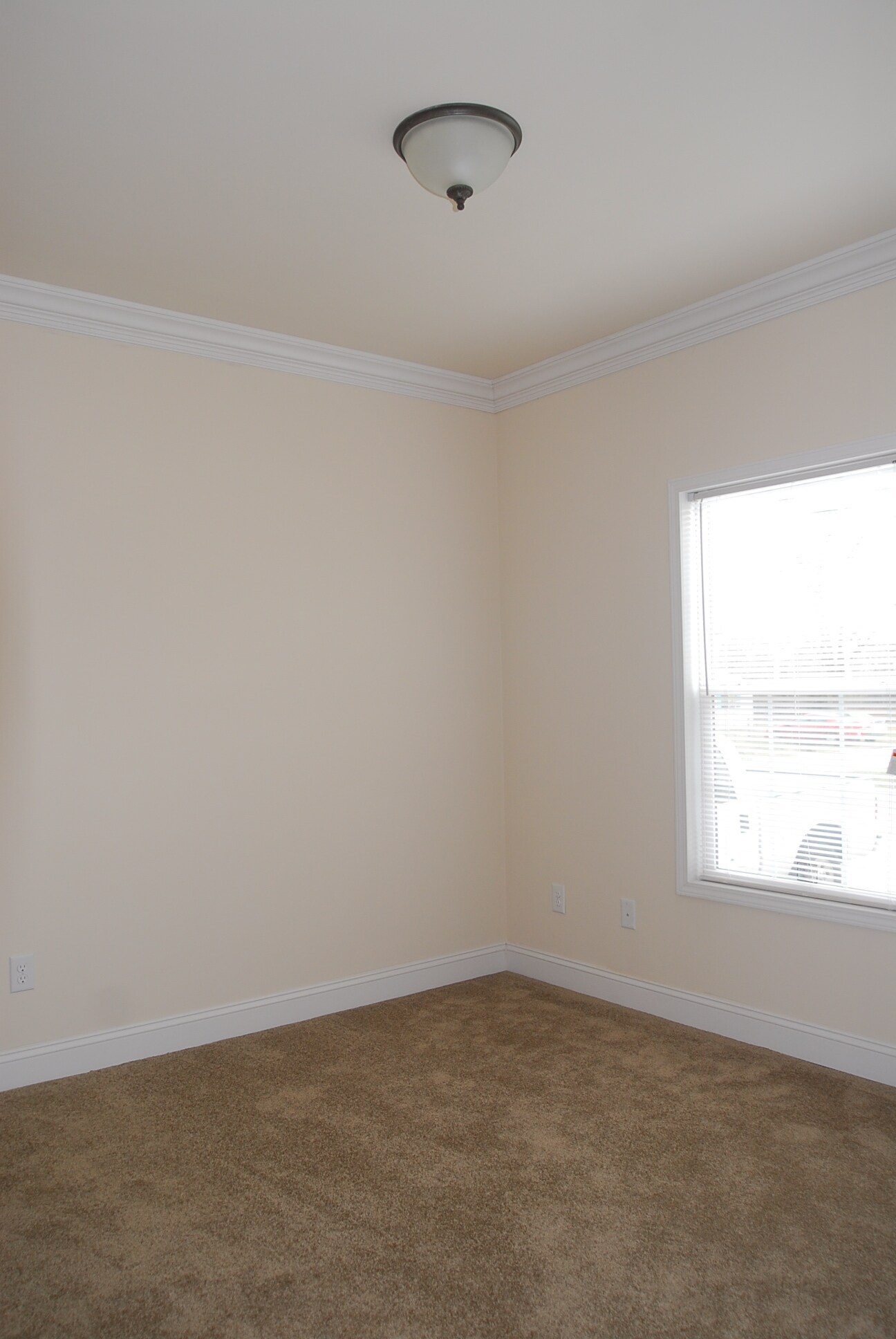 Building Photo - 15340 6th St