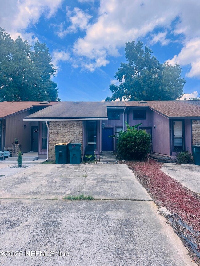 Primary Photo - 4835 Kingsmeadow Ln