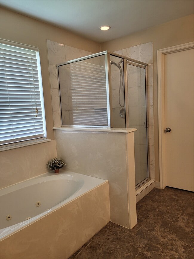 Building Photo - 7302 Legacy Pines Dr