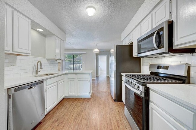 Building Photo - 12601 Europa Ln