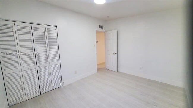 Building Photo - 841 NW 12th Ave