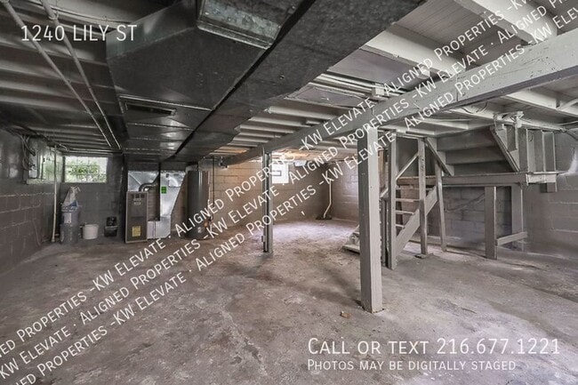 Building Photo - 1240 Lily St