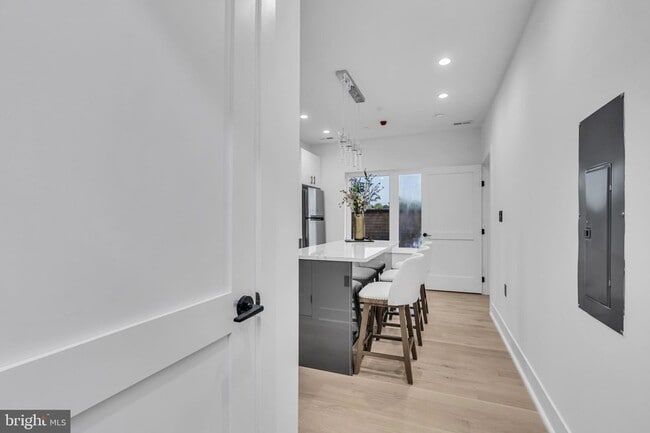 Building Photo - 1103 Fern St NW