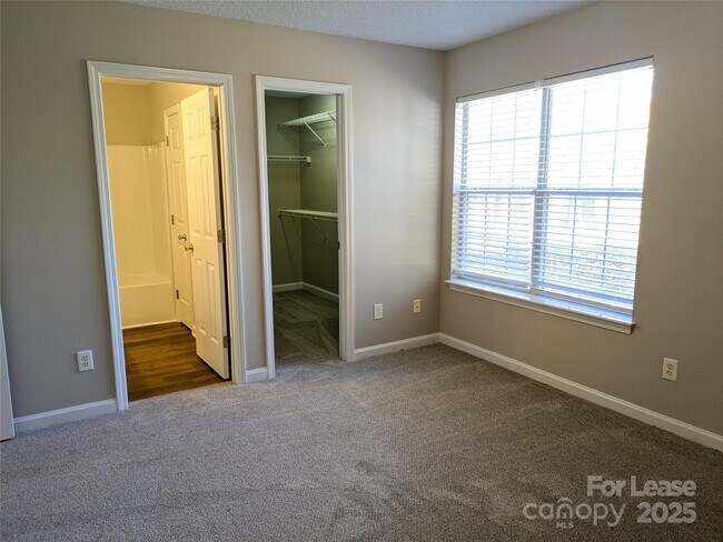 Building Photo - 329 Cedarcroft Dr