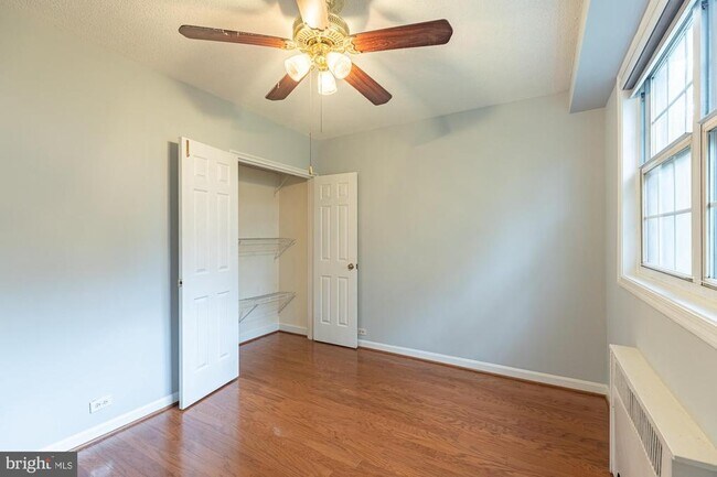 Building Photo - 201 N George Mason Dr