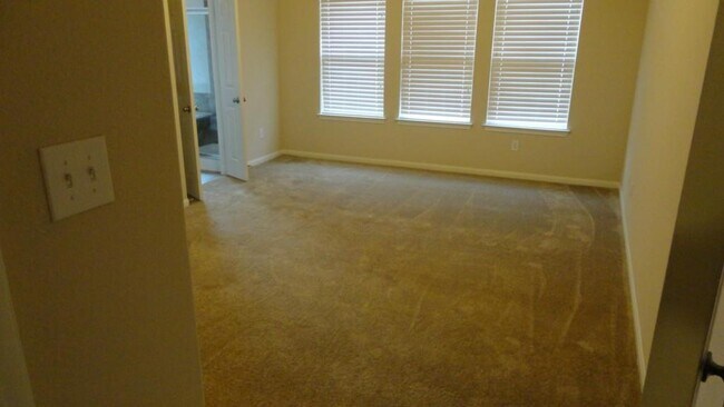 Building Photo - 230 Kiras Ct