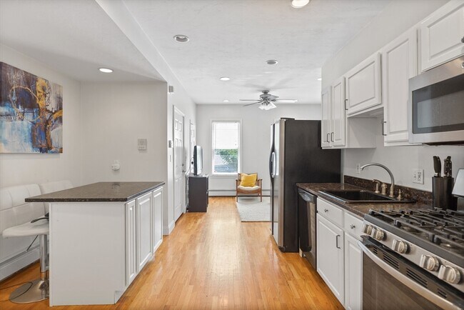 Building Photo - 23 Dorchester St
