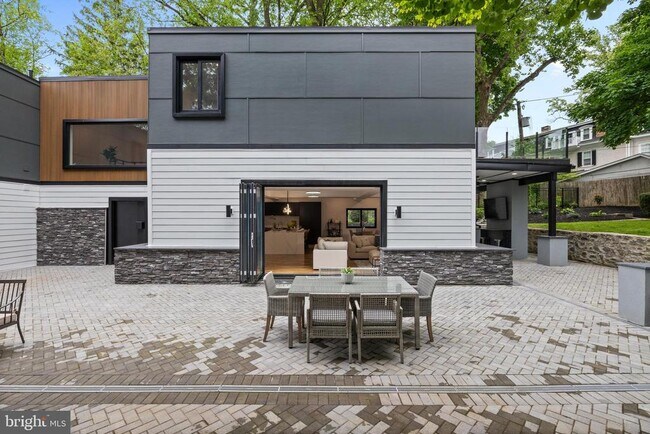 Building Photo - 354 Winding Wy