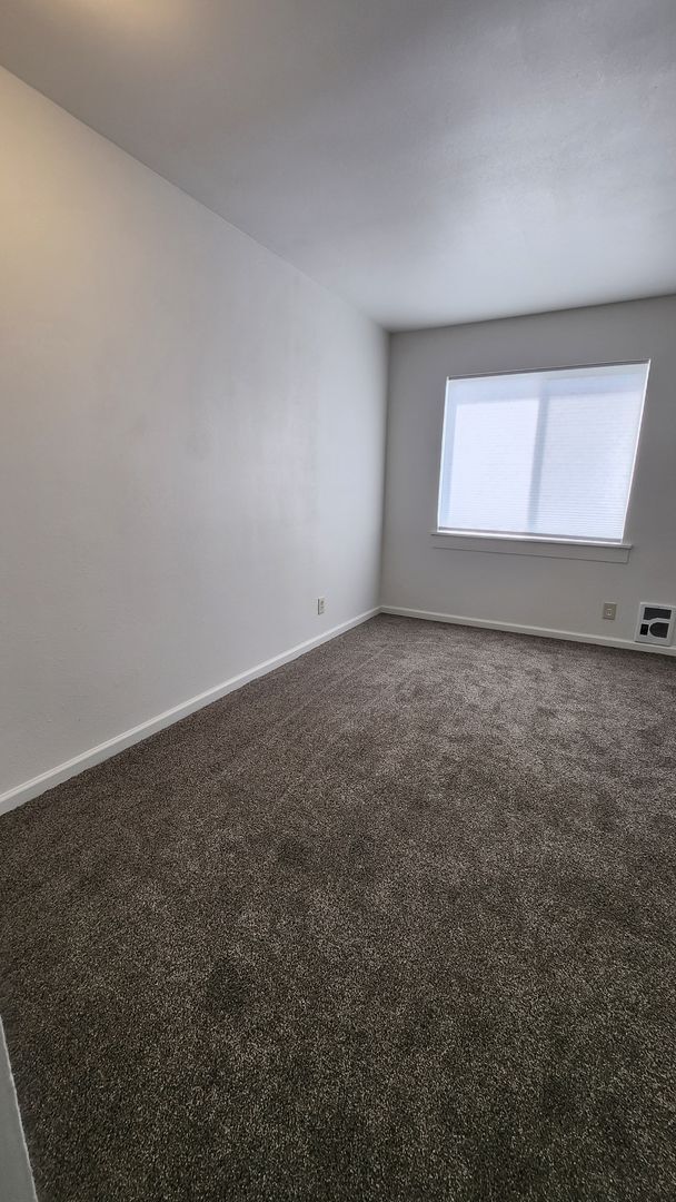 Building Photo - MillerVille #10, #11, #12