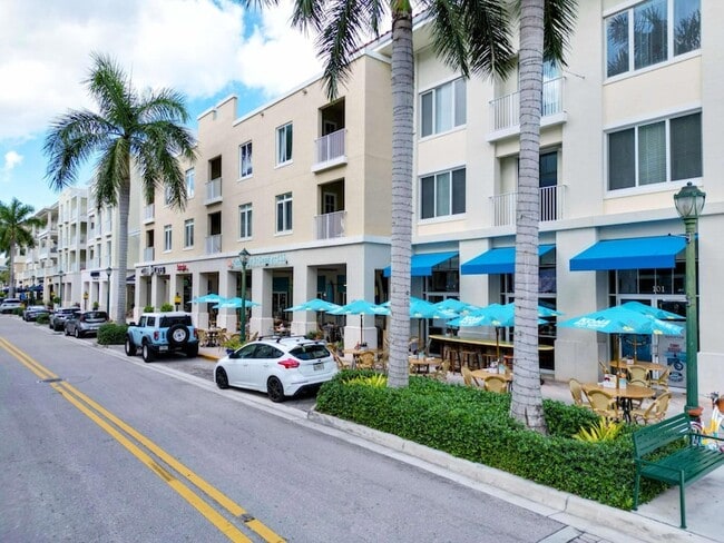 Building Photo - 1155 Main St