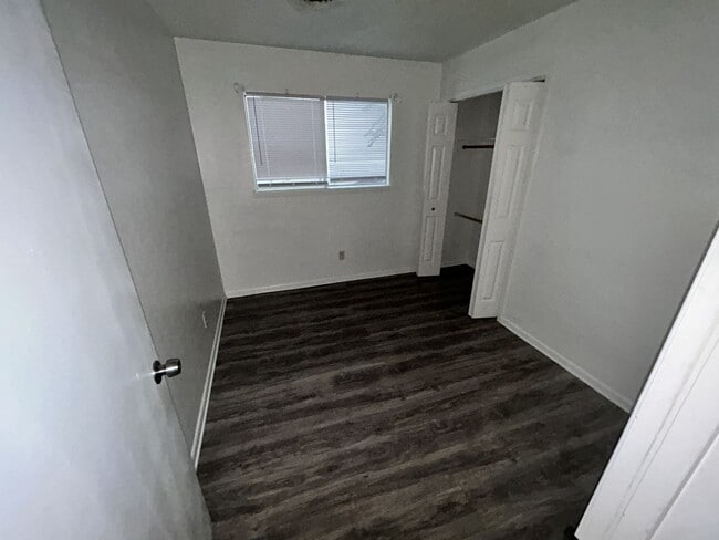 Building Photo - 1312 Leader