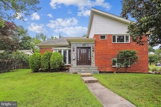Building Photo - 9915 Ashburton Ln