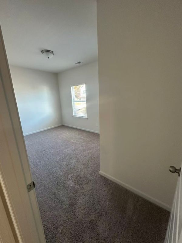 Building Photo - 829 Kensington St