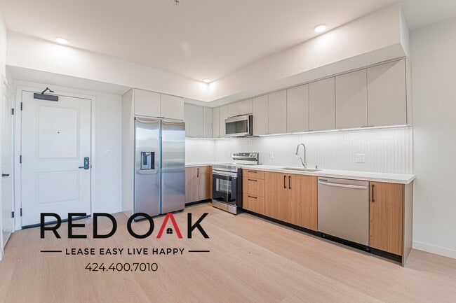 Building Photo - 856 S Gramercy Dr