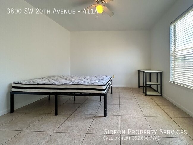 Building Photo - 3800 SW 20th Ave