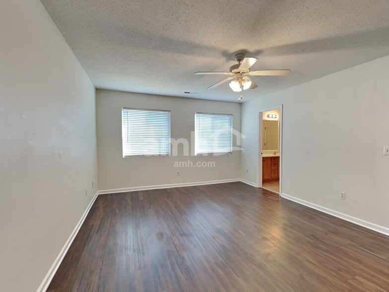 Building Photo - 1066 Bridgend Dr