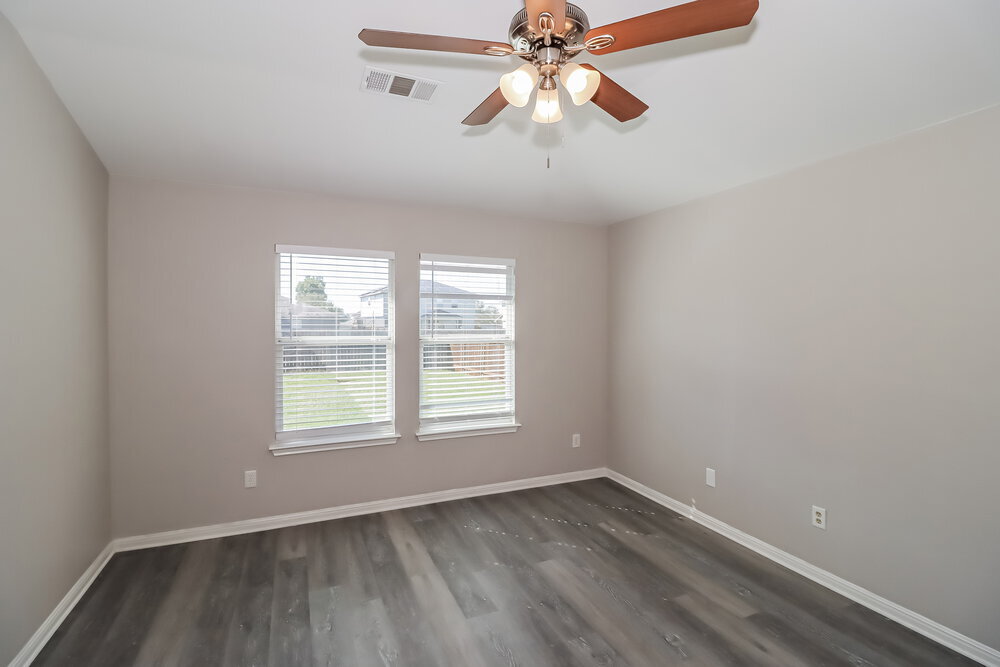 Building Photo - 223 Legends of Hutto Tr