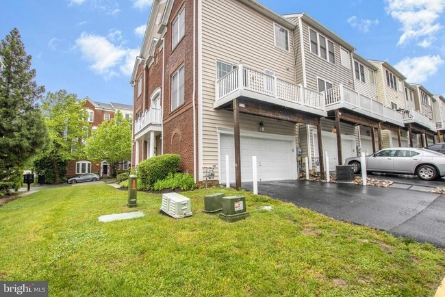 Building Photo - 14741 Potomac Branch Dr