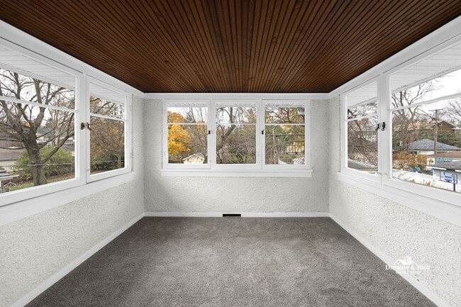 Building Photo - Single Family Home in Historic Oak Park Neighborhood